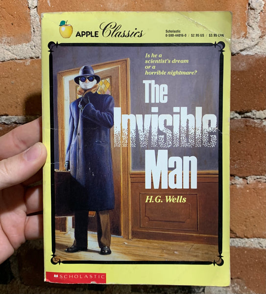 The Invisible Man - H.G. Wells - Scholastic Books - Apple Classics Paperback
