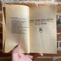 The Time Machine - H.G. Wells Berkley 19679 Bantam Books Paperback