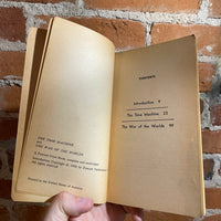 The Time Machine / War of the Worlds - H.G. Wells - 1968 Fawcett Crest Paperback - Isaac Asimov Introduction