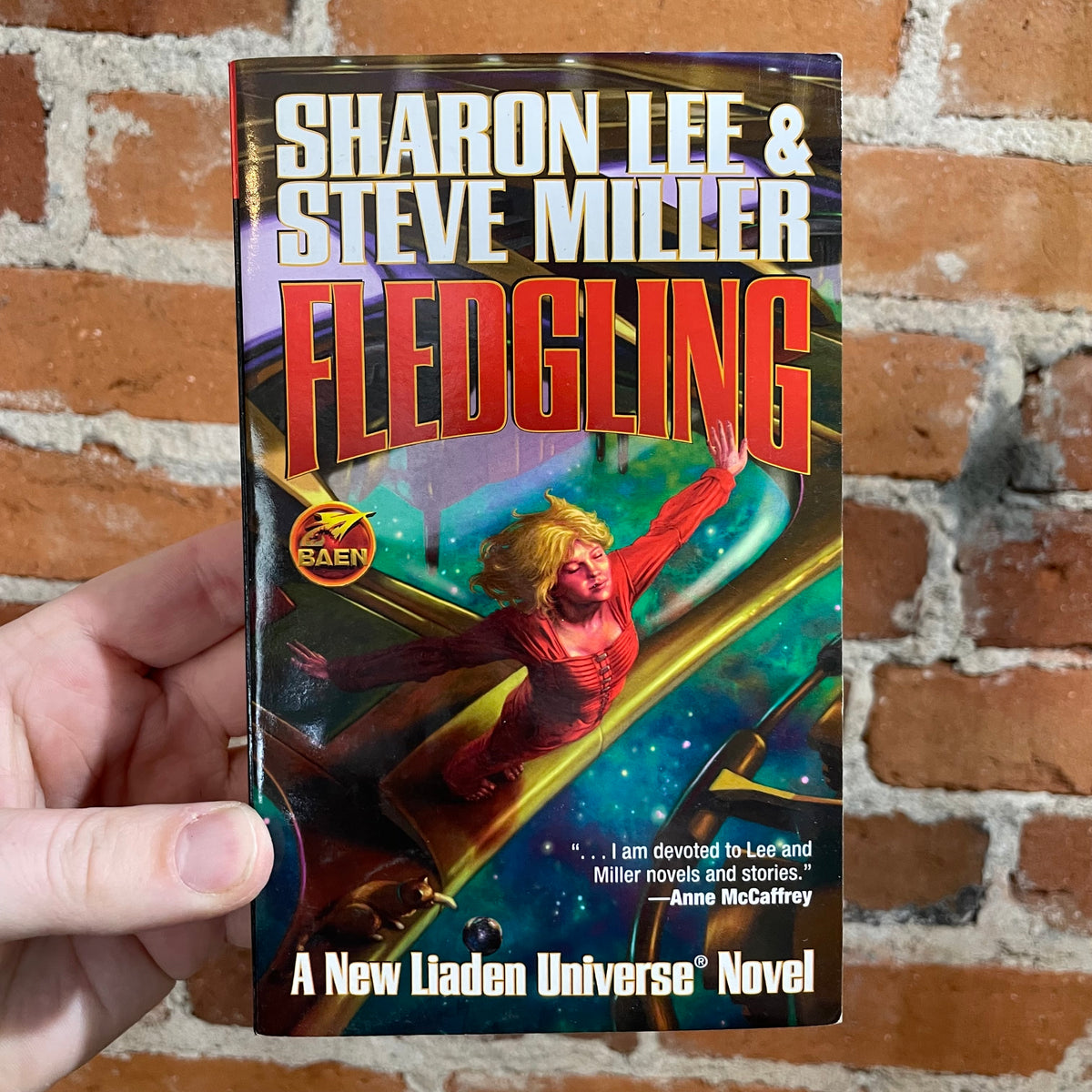 Fledgling - Sharon Lee & Steve Miller - 2010 Baen Books - Allan Pollac ...