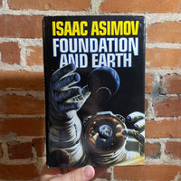 Foundation and Earth - Isaac Asimov - 1986 Doubleday Hardback