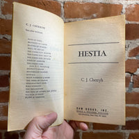 Hestia - C.J. Cherryh - 1979 Daw Books - Don Maitz Cover